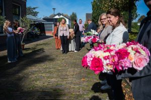 Uitvaart Oostknollendam op begraafplaats